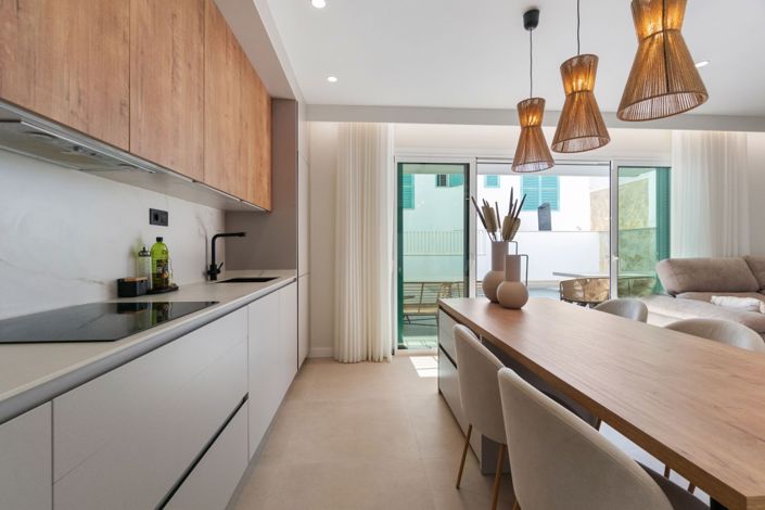 Image No.12-3 Bed Property for sale