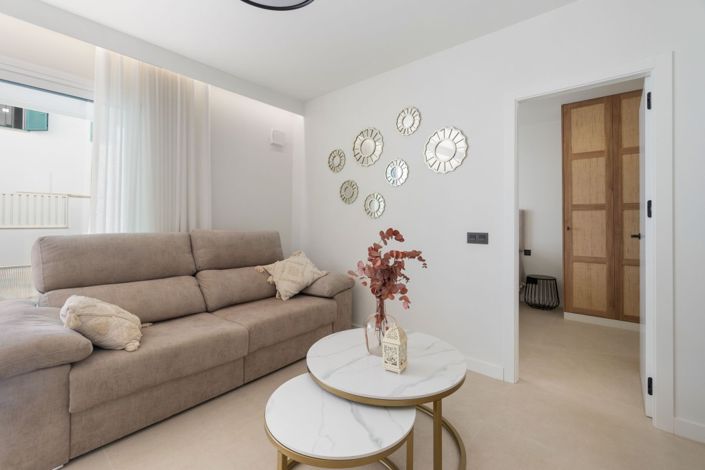 Image No.13-3 Bed Property for sale