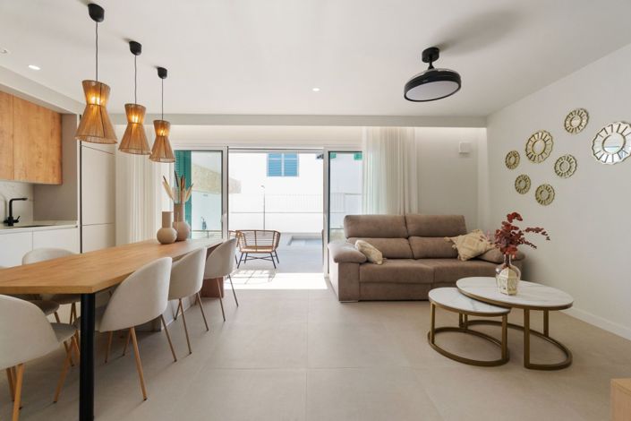 Image No.2-3 Bed Property for sale