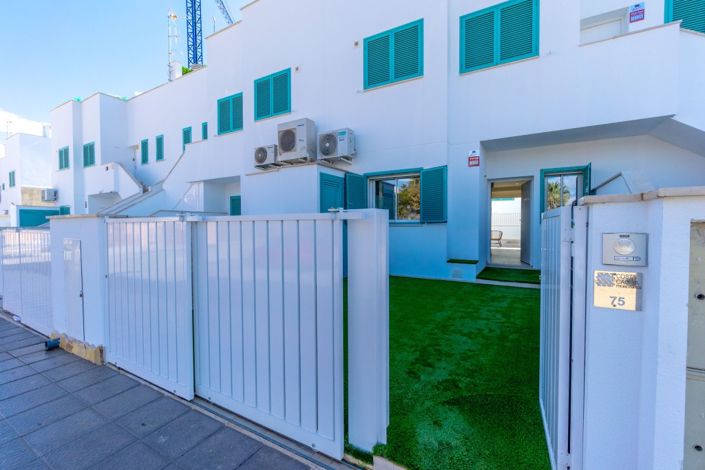 Image No.24-3 Bed Property for sale