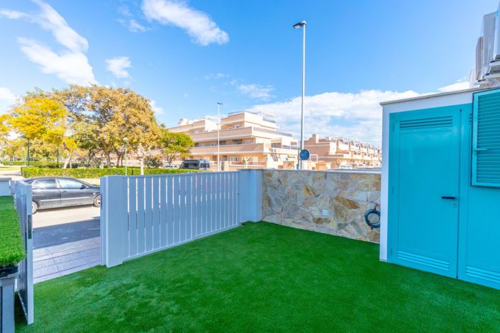 Image No.25-3 Bed Property for sale