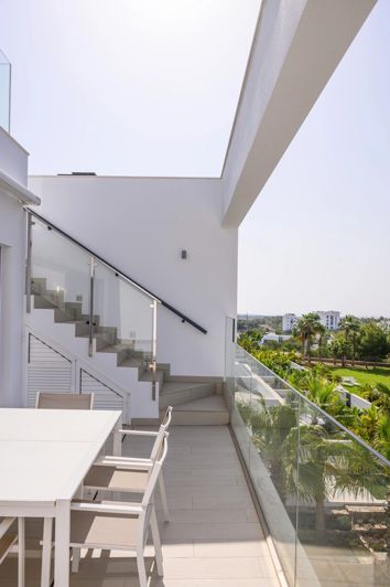 Image No.12-2 Bed Property for sale