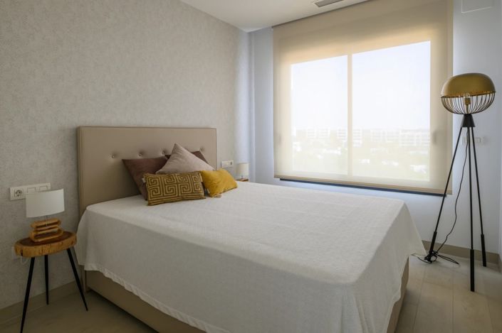 Image No.9-2 Bed Property for sale