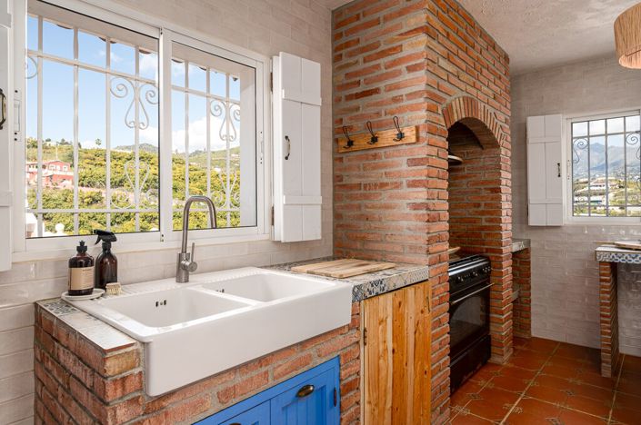 Image No.10-6 Bed Villa for sale
