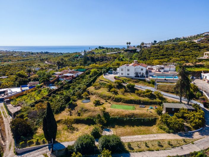 Image No.2-6 Bed Villa for sale