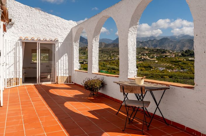Image No.28-6 Bed Villa for sale