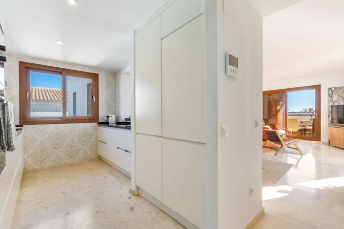 Image No.12-2 Bed Property for sale