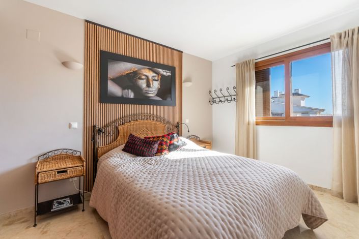 Image No.13-2 Bed Property for sale