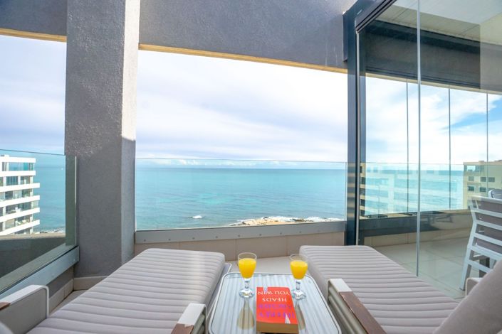 Image No.17-4 Bed Property for sale