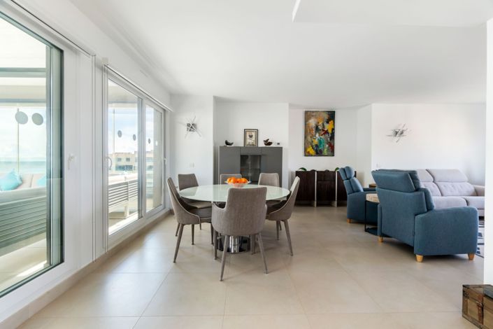 Image No.3-4 Bed Property for sale