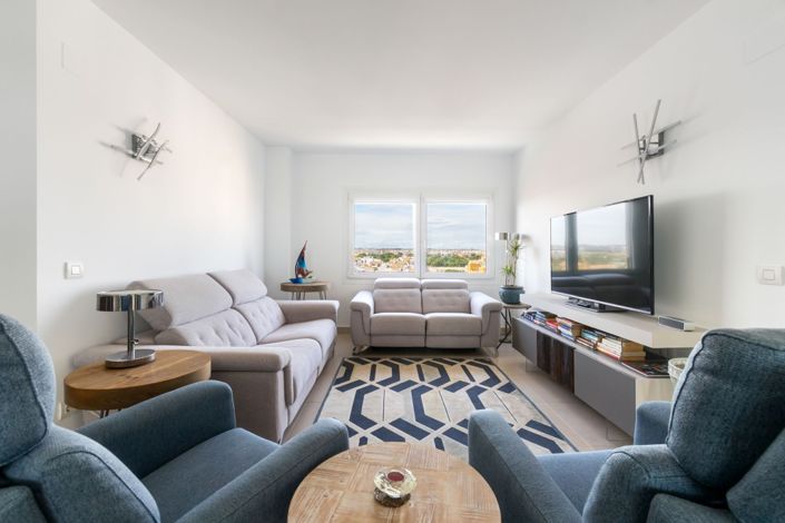 Image No.5-4 Bed Property for sale