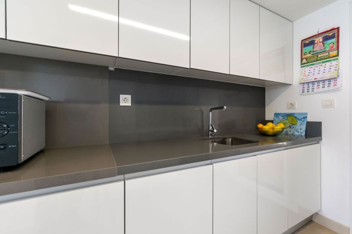 Image No.8-4 Bed Property for sale