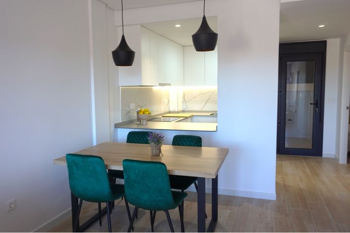 Image No.4-2 Bed Property for sale
