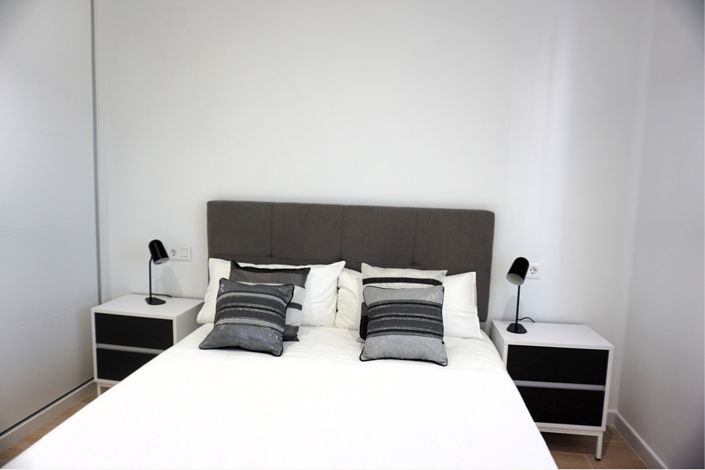 Image No.12-3 Bed Property for sale