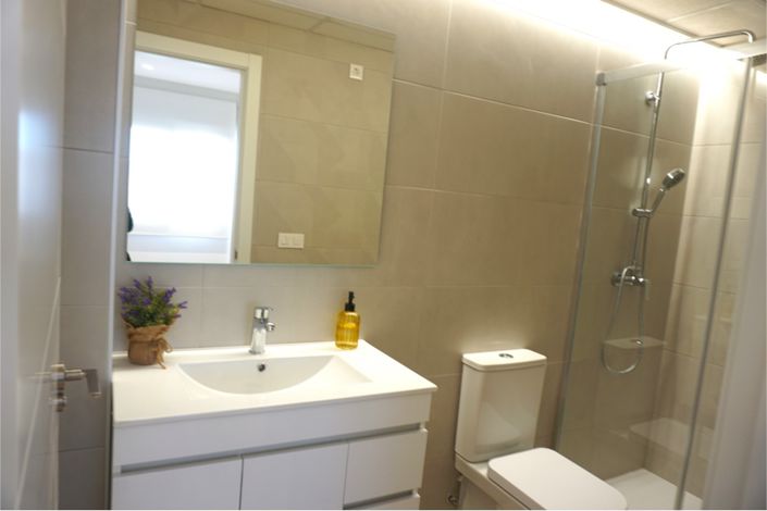 Image No.15-3 Bed Property for sale