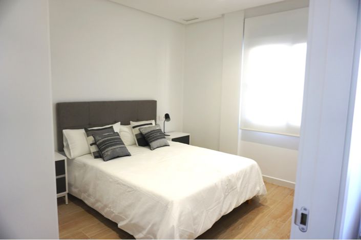 Image No.10-3 Bed Property for sale