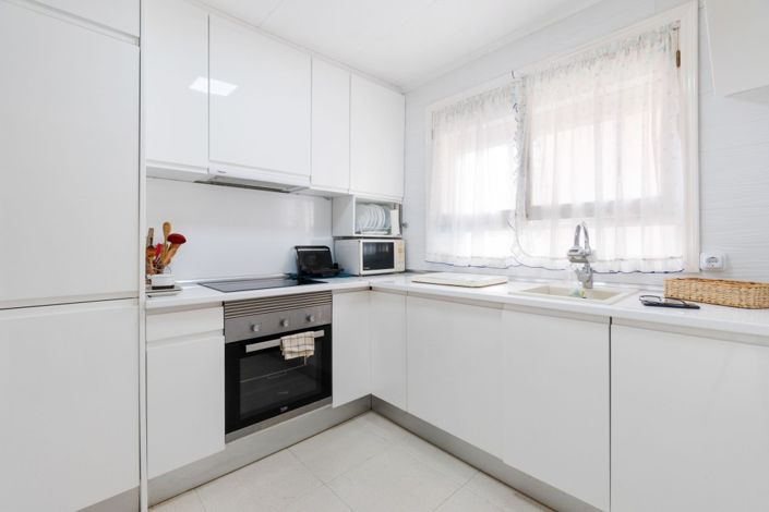 Image No.11-3 Bed Property for sale