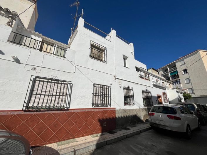 Image No.3-4 Bed Townhouse for sale