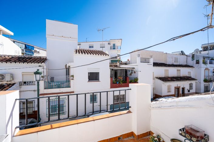 Image No.7-4 Bed Townhouse for sale