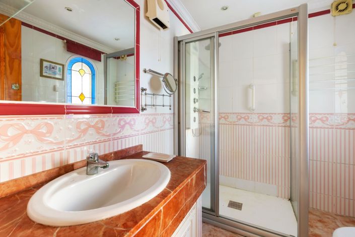 Image No.8-3 Bed Villa for sale