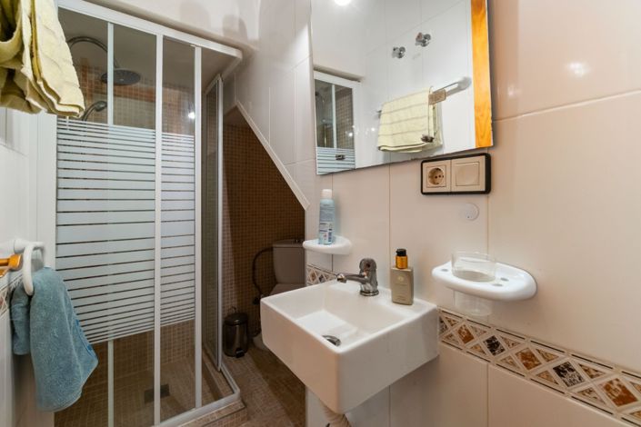 Image No.11-3 Bed Townhouse for sale