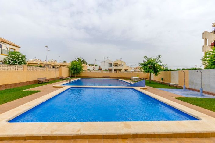 Image No.24-3 Bed Townhouse for sale