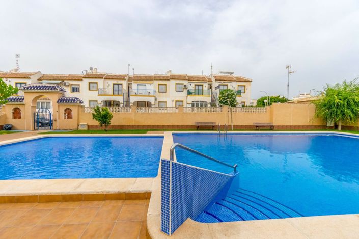 Image No.25-3 Bed Townhouse for sale