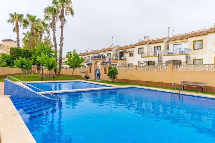 Image No.26-3 Bed Townhouse for sale