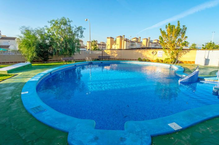 Image No.28-3 Bed Townhouse for sale