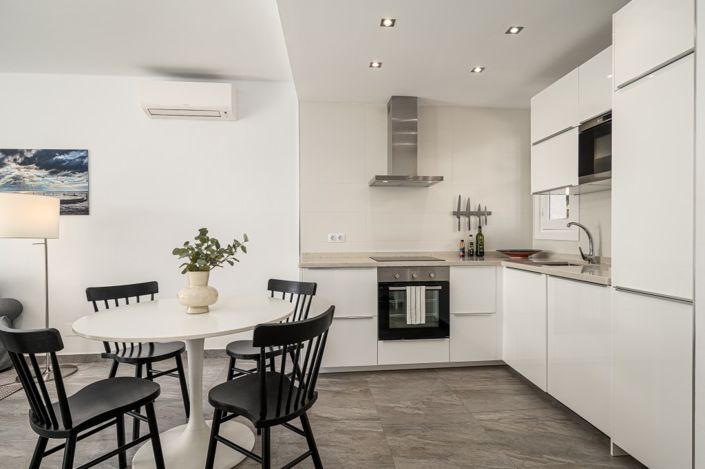 Image No.10-2 Bed Villa for sale