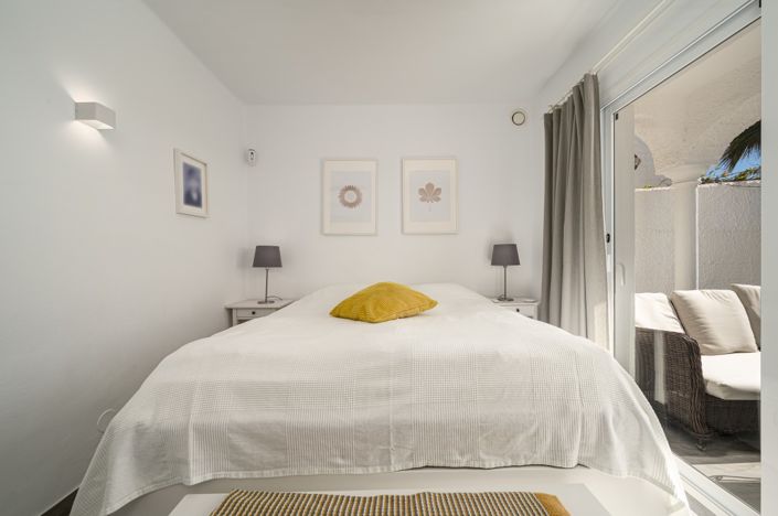 Image No.12-2 Bed Villa for sale