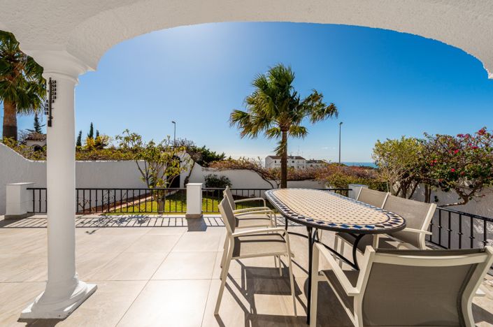 Image No.2-2 Bed Villa for sale