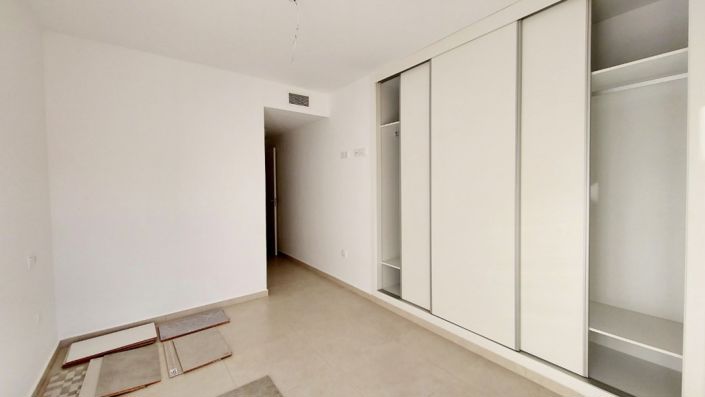 Image No.16-3 Bed Property for sale