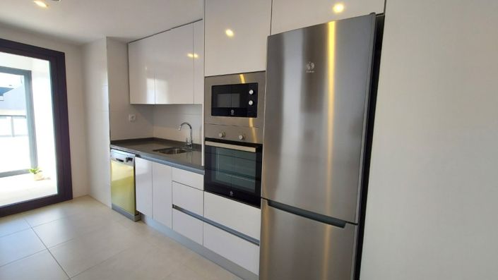 Image No.8-3 Bed Property for sale