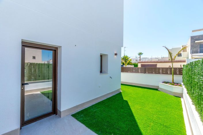 Image No.7-3 Bed Villa for sale