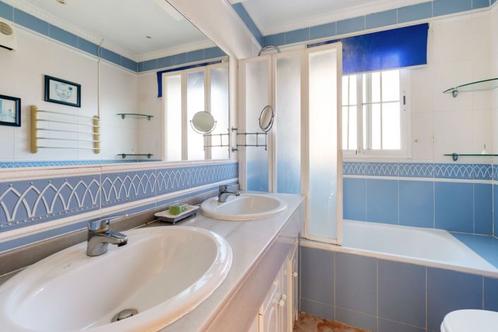 Image No.13-3 Bed Villa for sale