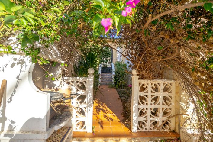 Image No.27-3 Bed Villa for sale