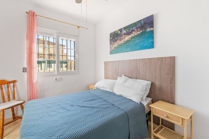 Image No.10-3 Bed Townhouse for sale