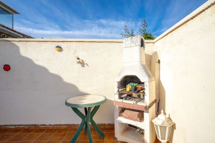 Image No.25-3 Bed Townhouse for sale