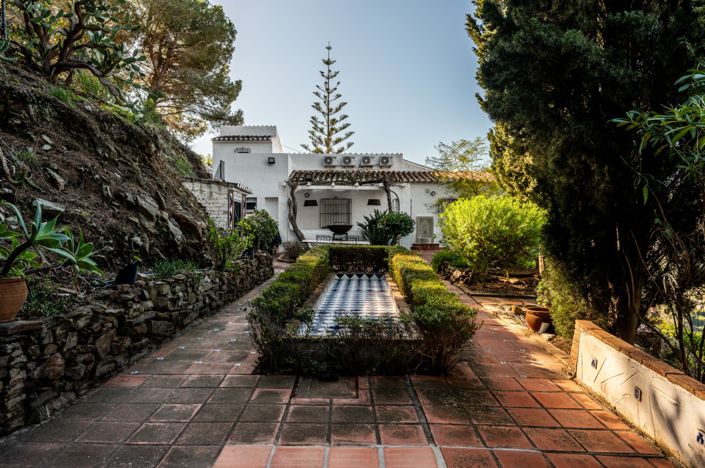 Image No.3-Villa de 6 chambres à vendre à Torrox