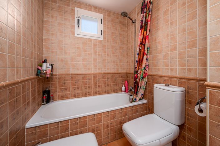 Image No.9-Jumelé de 4 chambres à vendre à Torrox