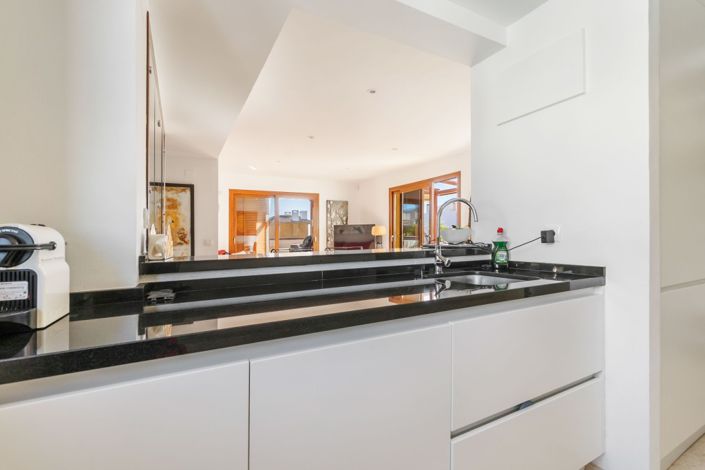 Image No.11-2 Bed Property for sale