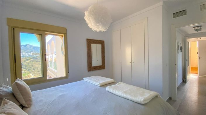 Image No.11-2 Bed Property for sale