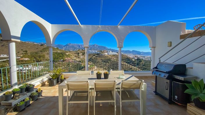 Image No.4-2 Bed Property for sale