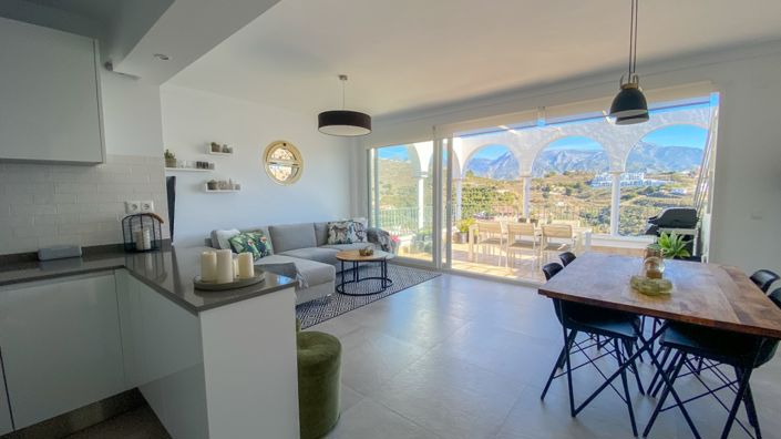 Image No.8-2 Bed Property for sale