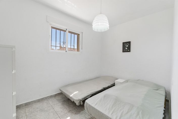 Image No.15-2 Bed Townhouse for sale