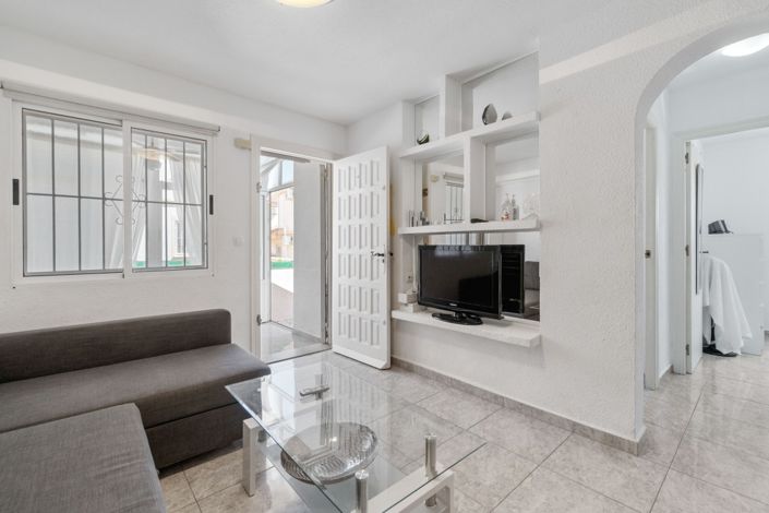 Image No.16-2 Bed Townhouse for sale