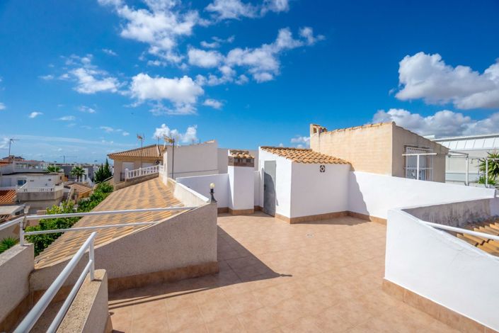 Image No.18-2 Bed Townhouse for sale