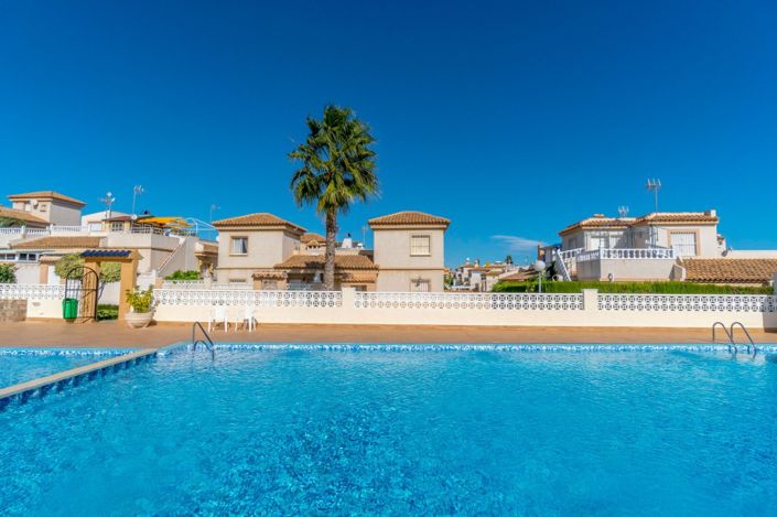 Image No.22-2 Bed Townhouse for sale