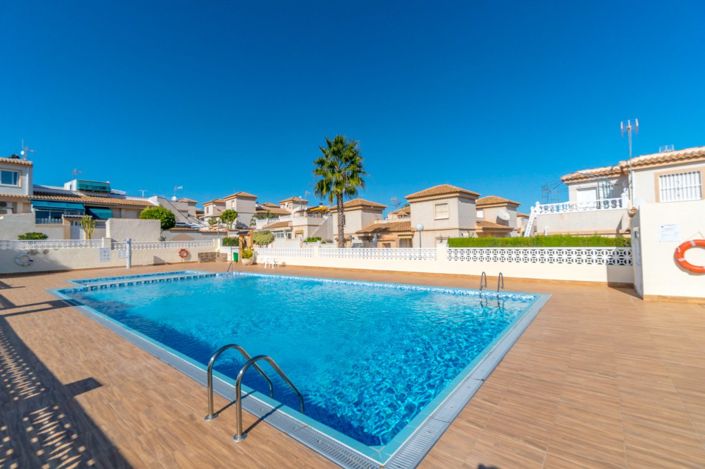 Image No.23-2 Bed Townhouse for sale